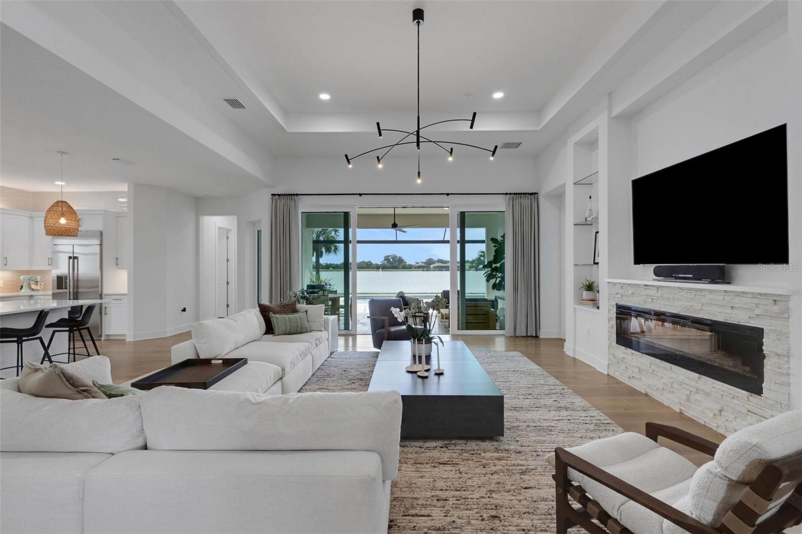 8023 WATERBEND TRL