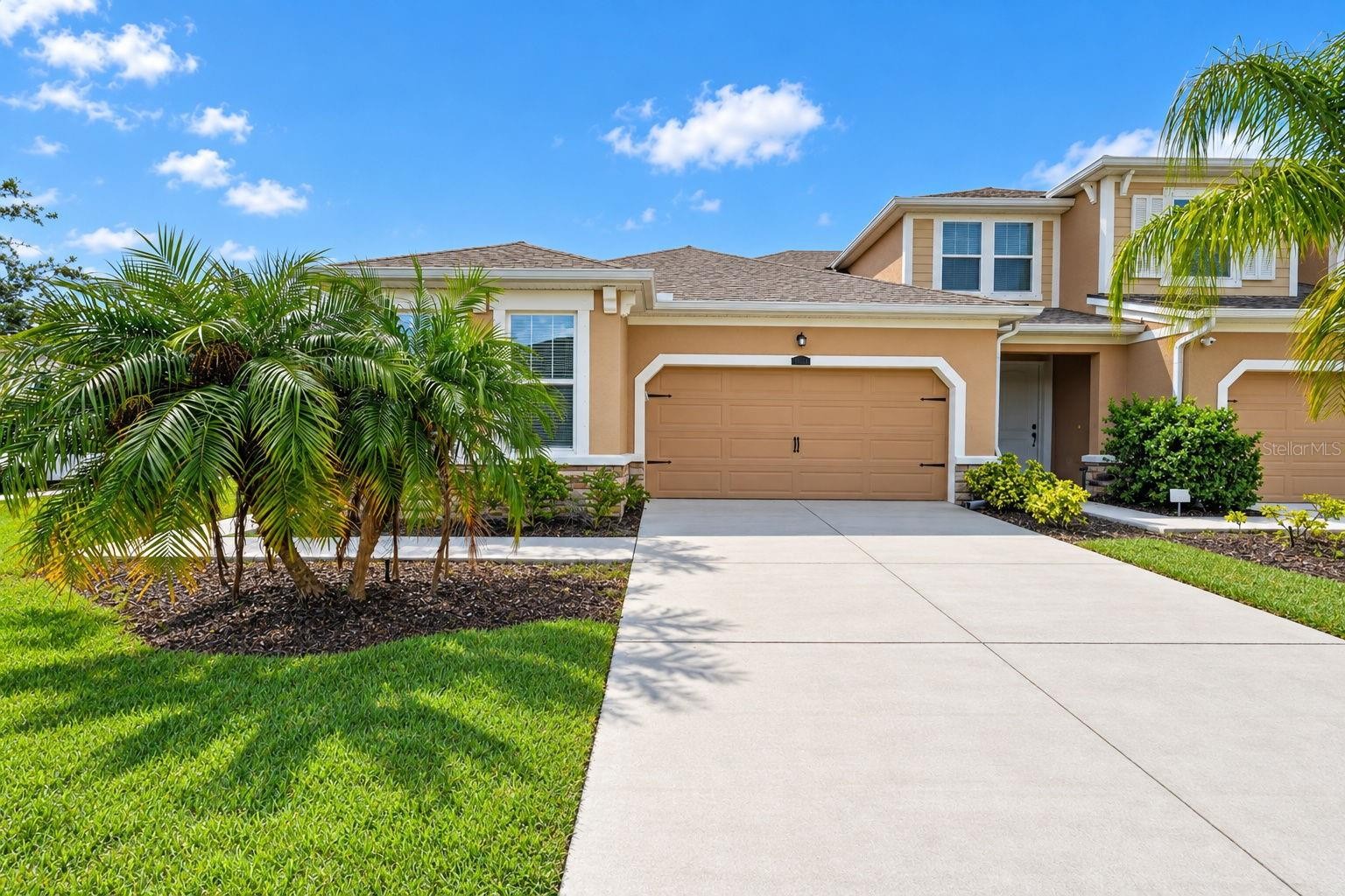 11511 ROLLING GREEN DR