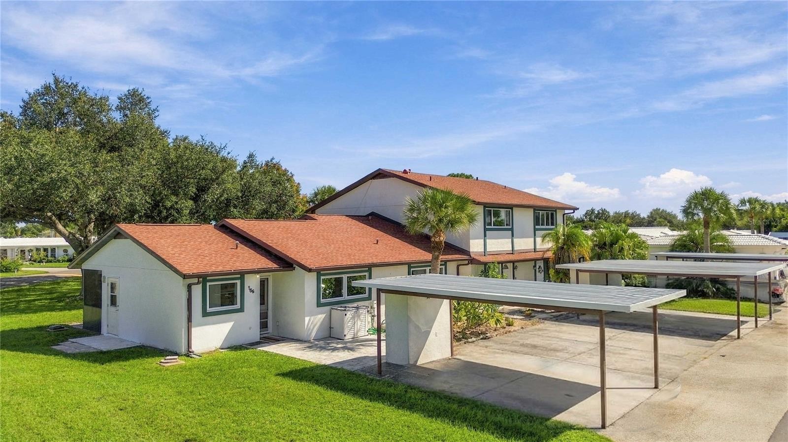 168 CIRCLEWOOD DR #102