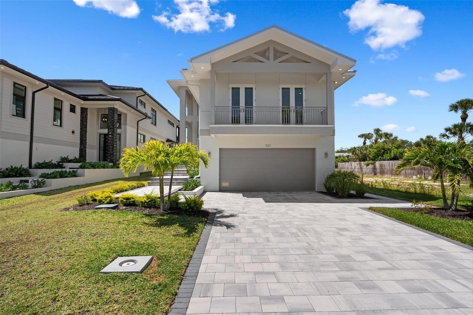 533 VENICE LN
