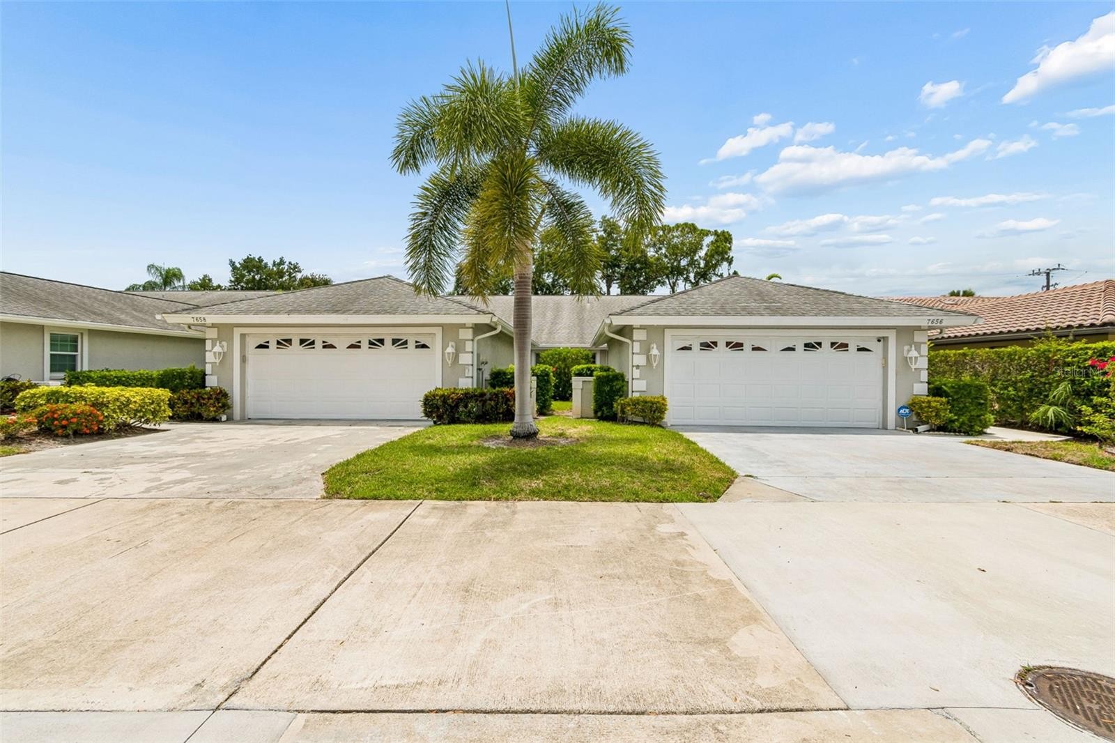 7656 PALM AIRE LN