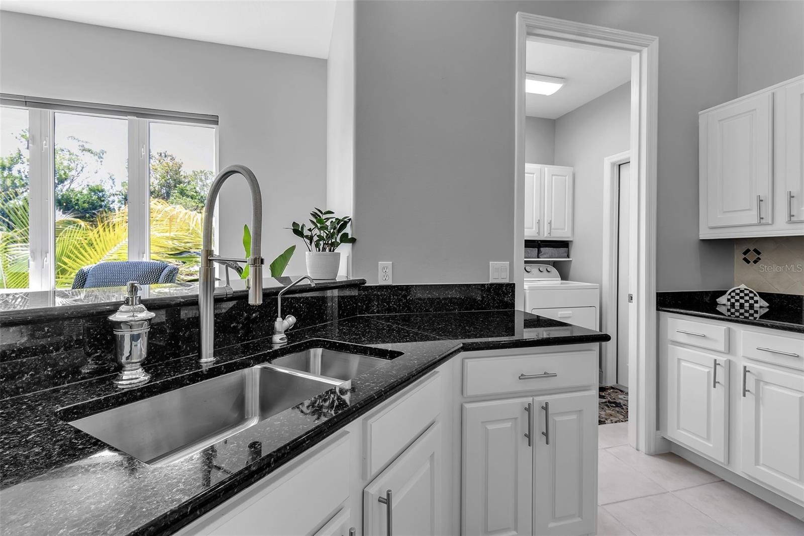 1915 HARBOUR LINKS CIR #6