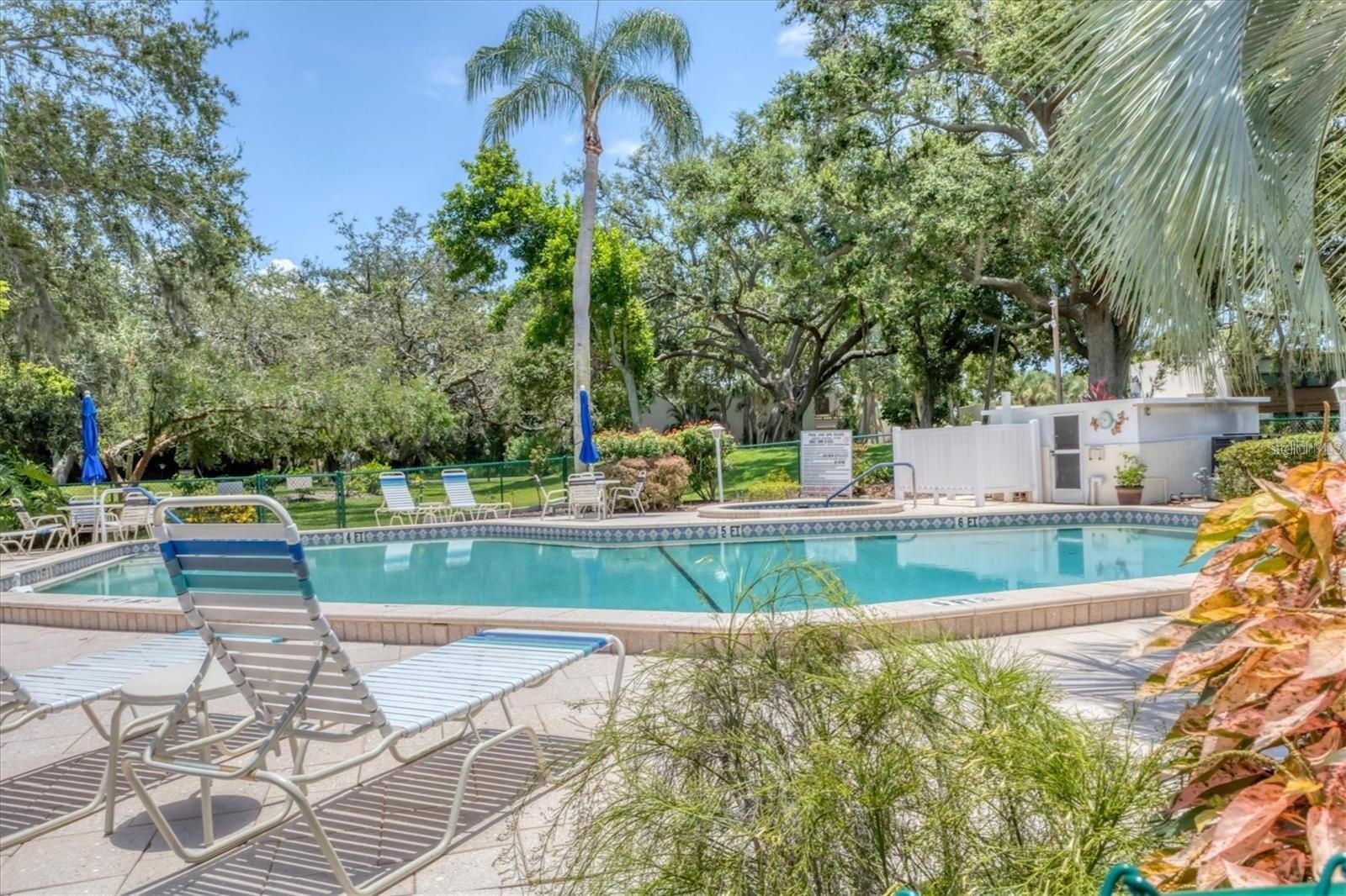 318 TIMBERLAKE DR