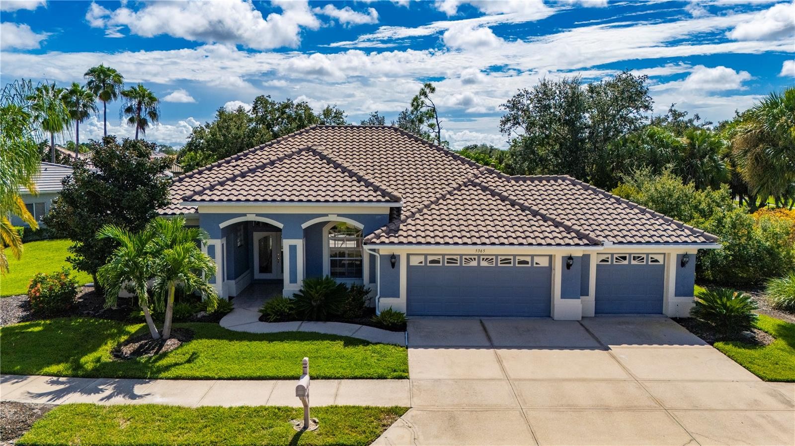 5365 PINE SHADOW LN