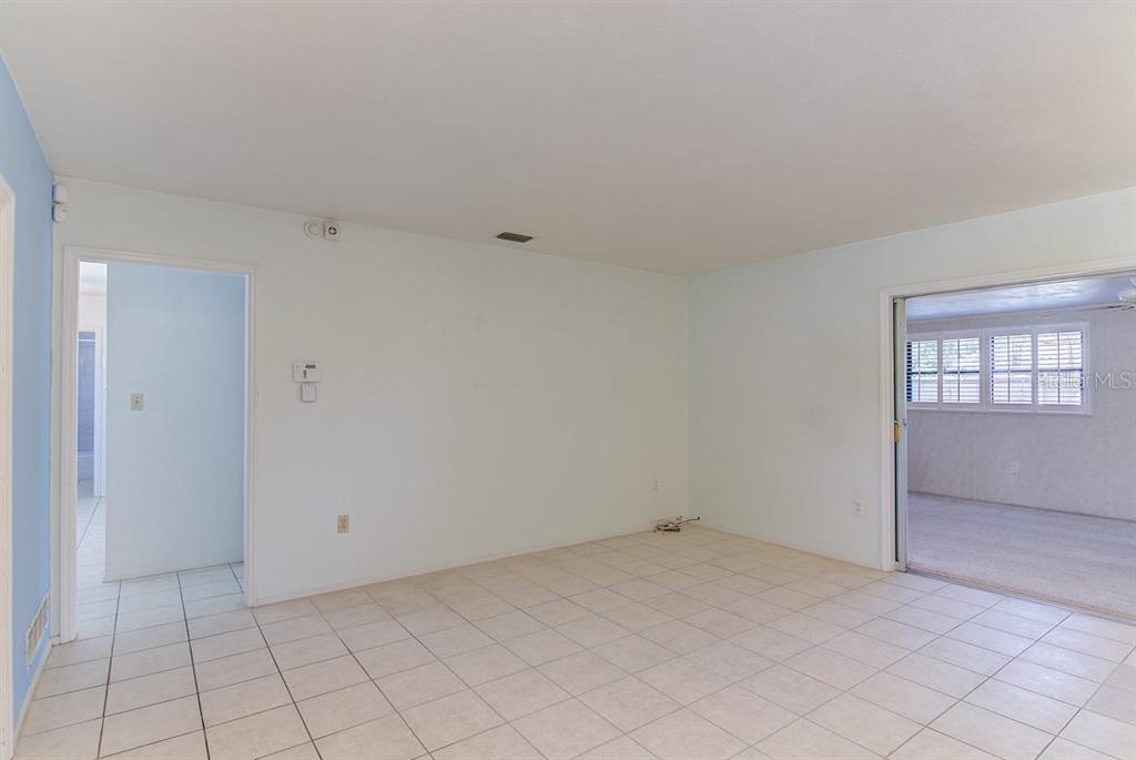 2626 JEFFERSON CIR