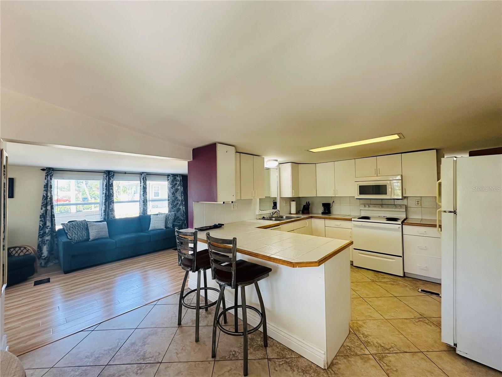 147 MAUI DR