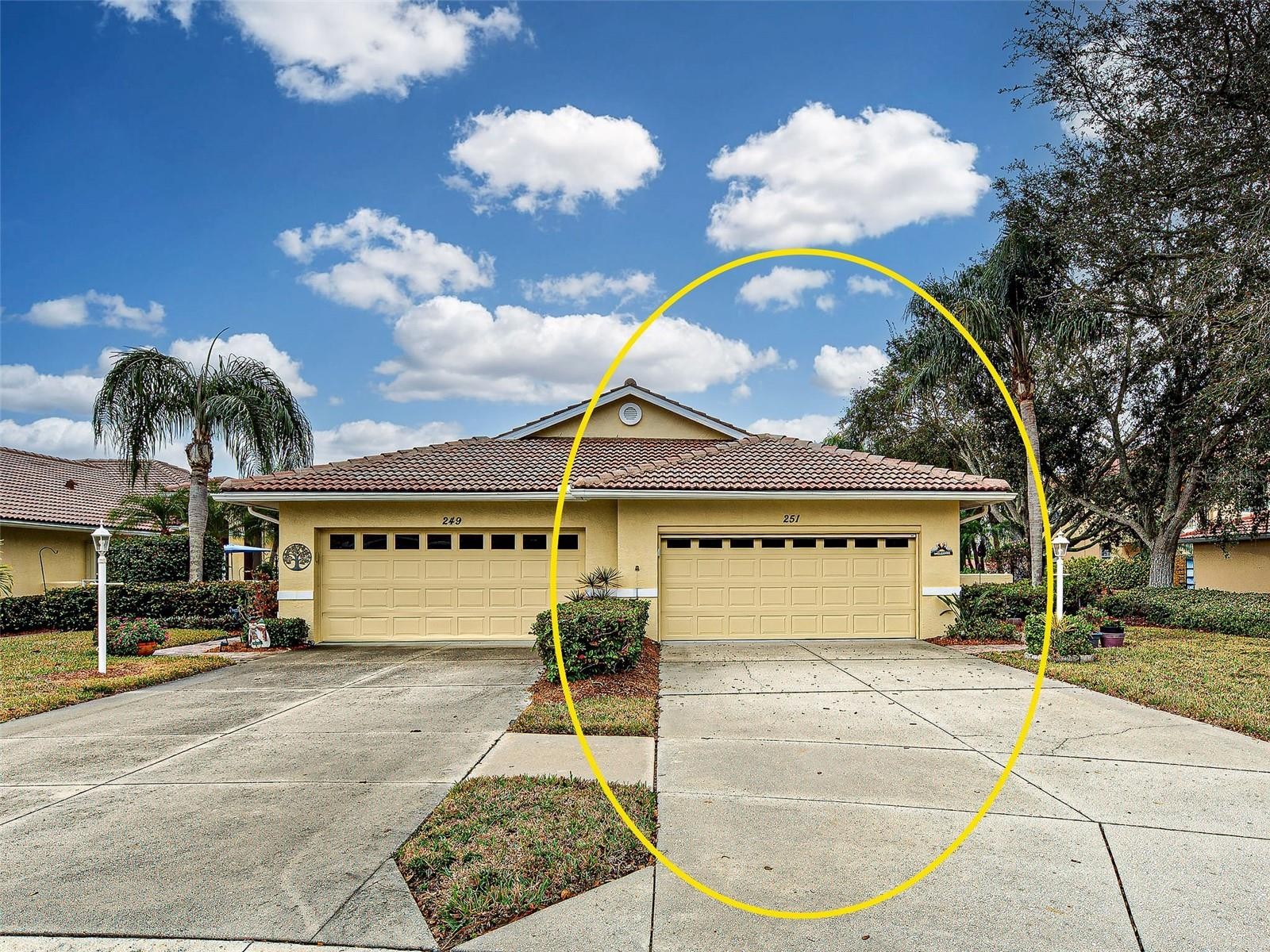 251 VISTA DEL LAGO WAY