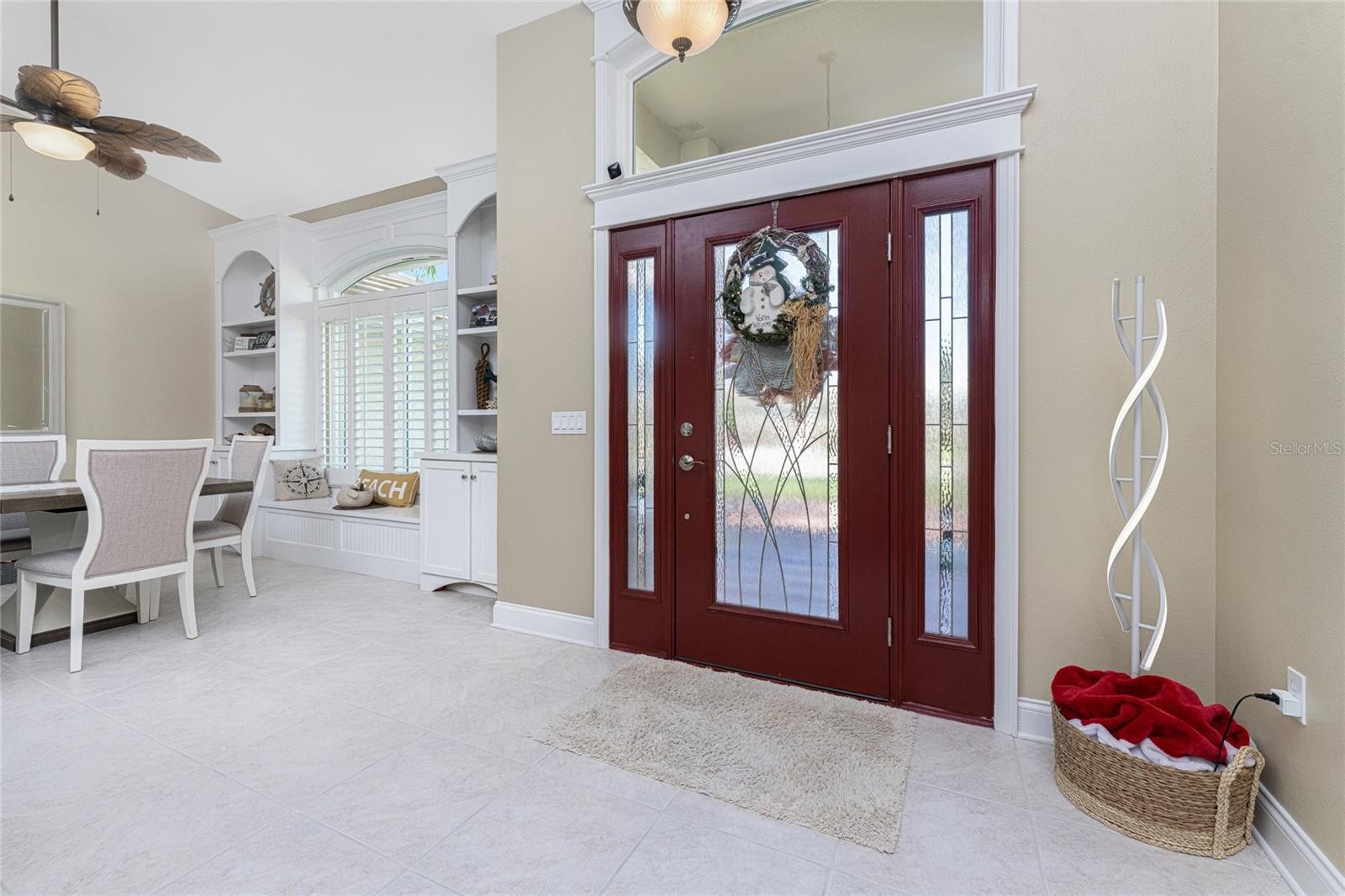 537 LAKE OF THE WOODS DR