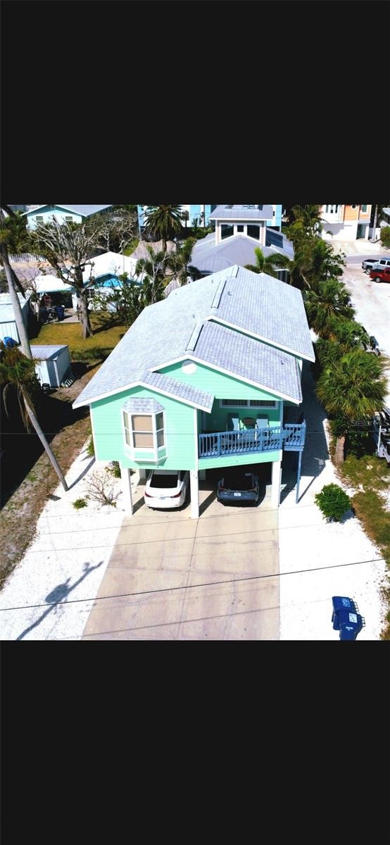 204 BAY DR N