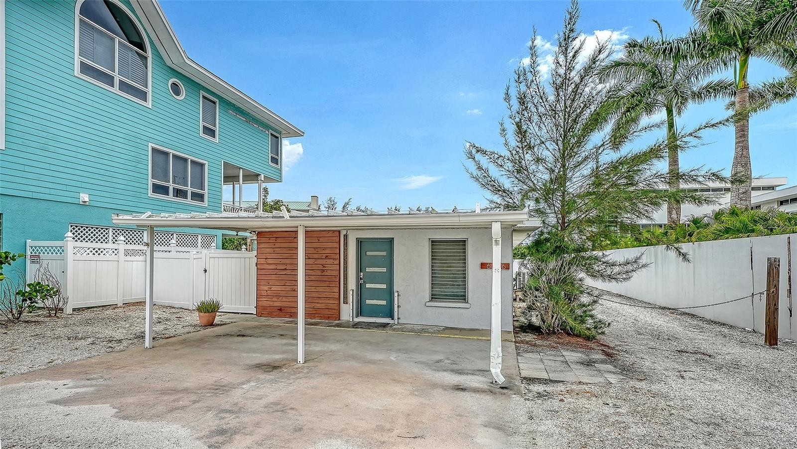 616 S CASEY KEY RD