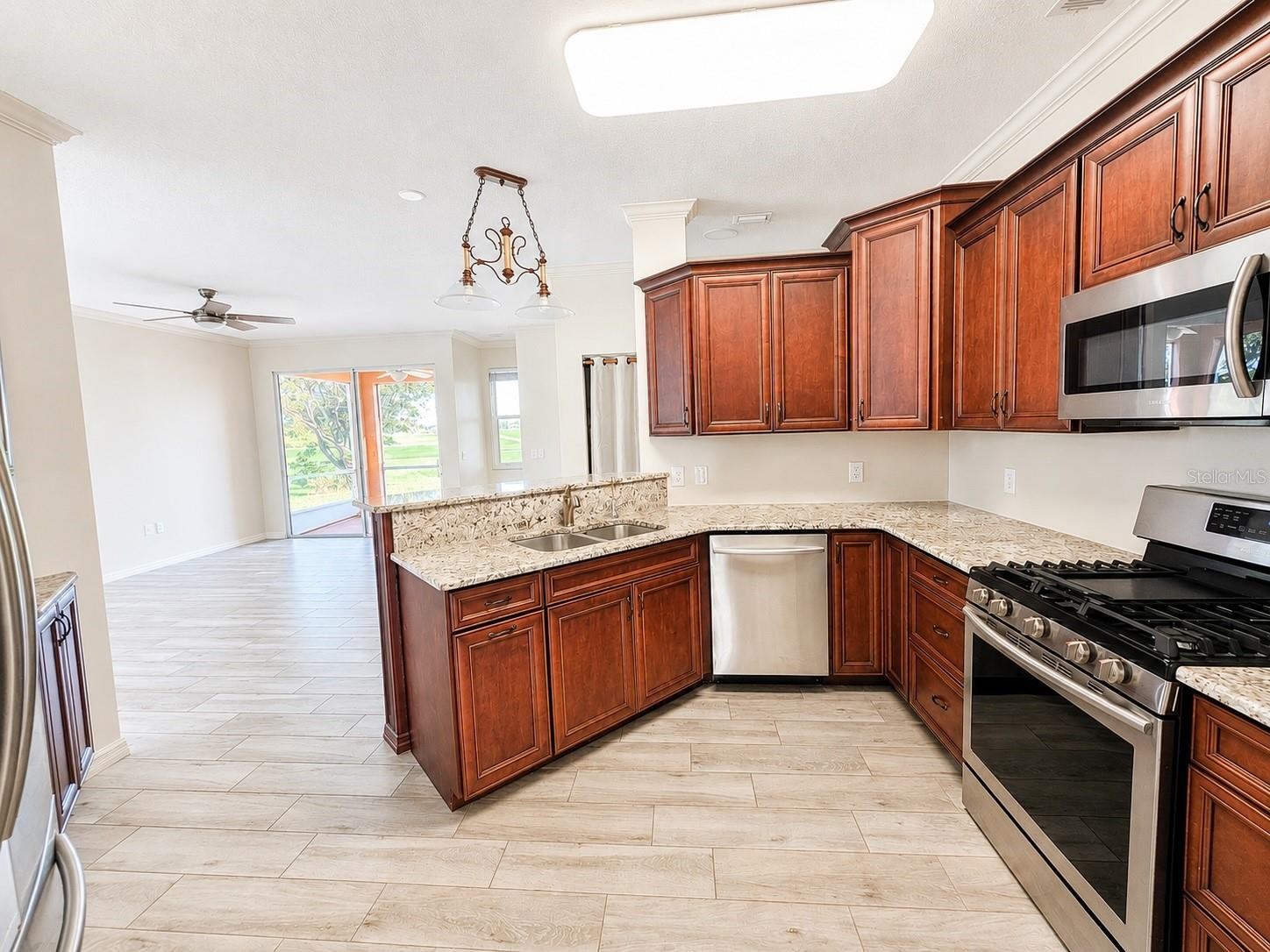834 SPRINGWOOD CIR