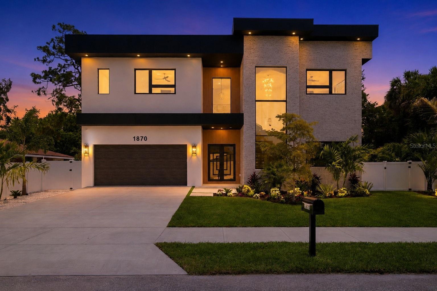 1870 JASMINE DR