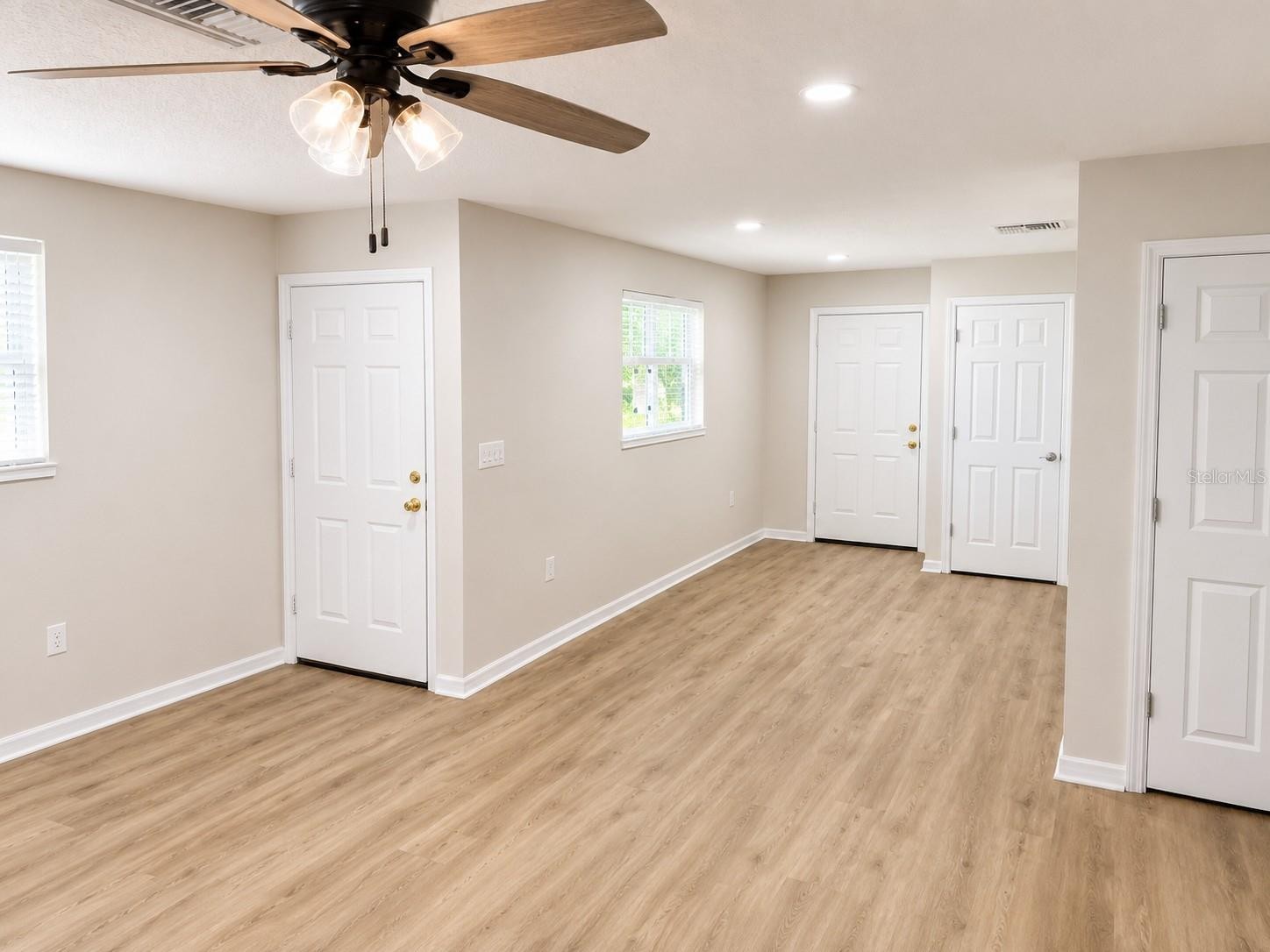 3058 PALMADELIA AVE