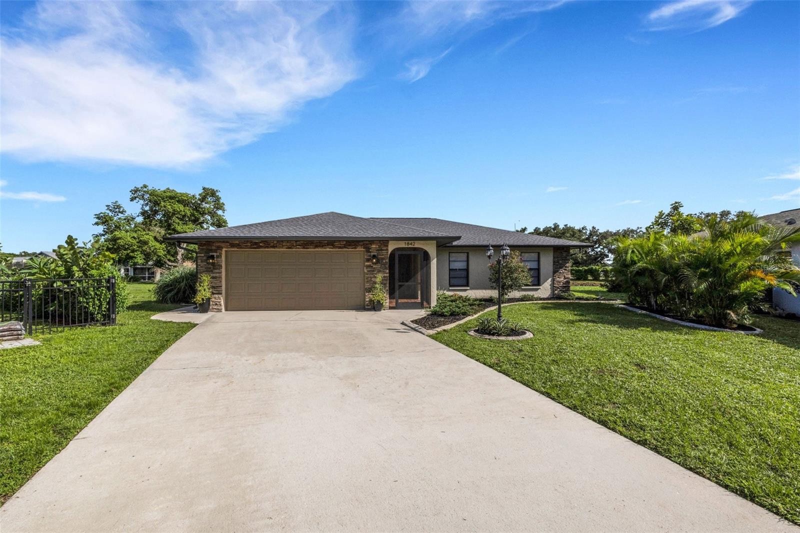 1842 COUNTRY MEADOWS CT