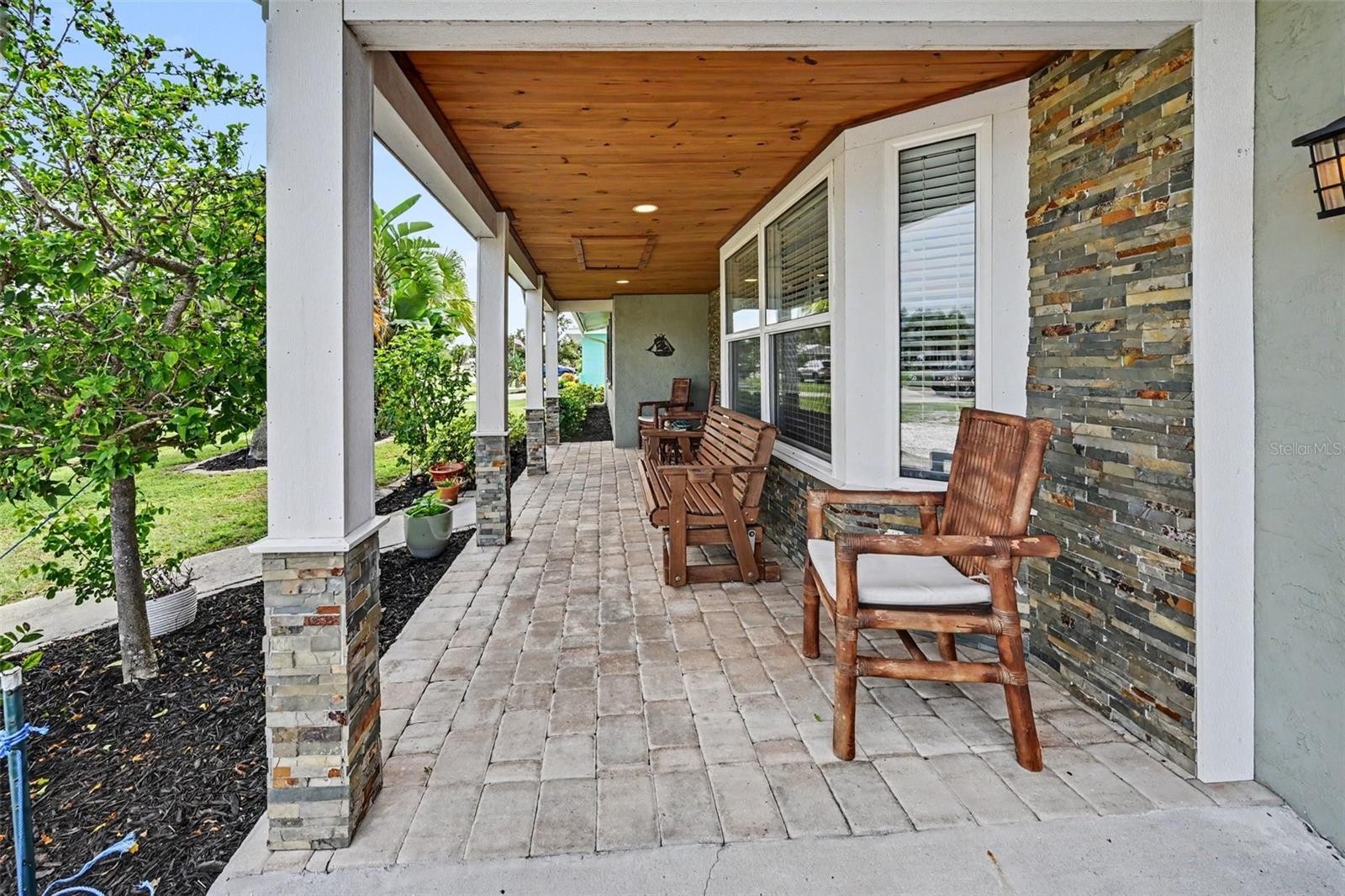 412 REDWOOD RD
