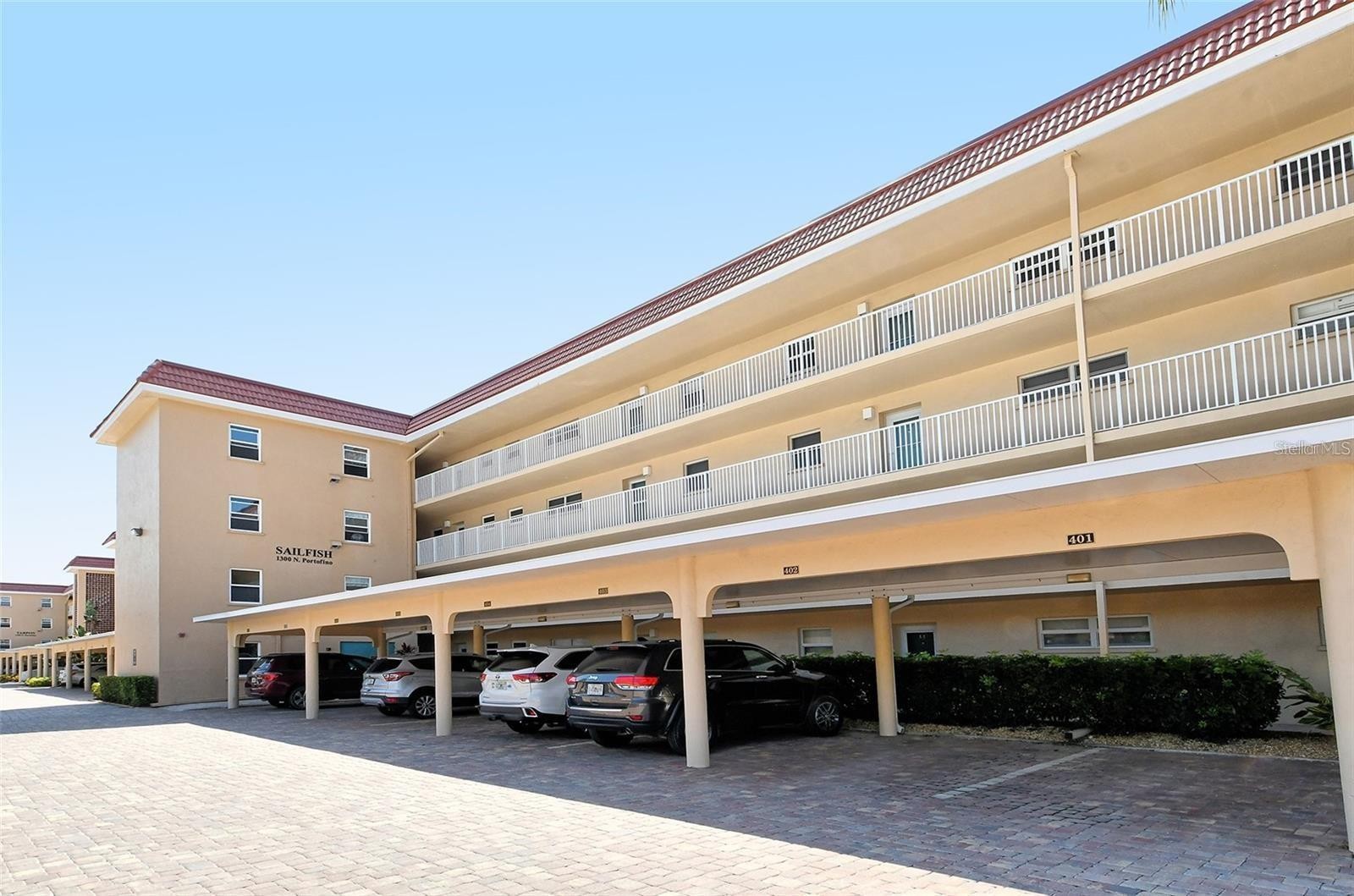 1300 N PORTOFINO DR #305