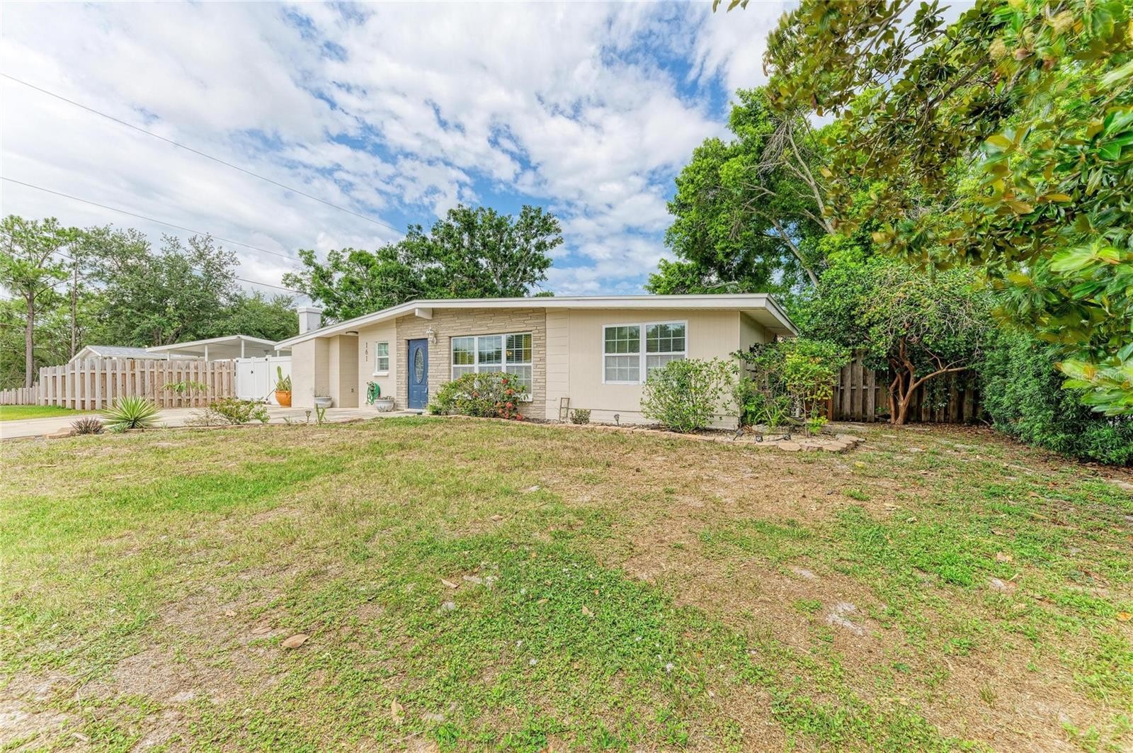 161 SUNTAN AVE