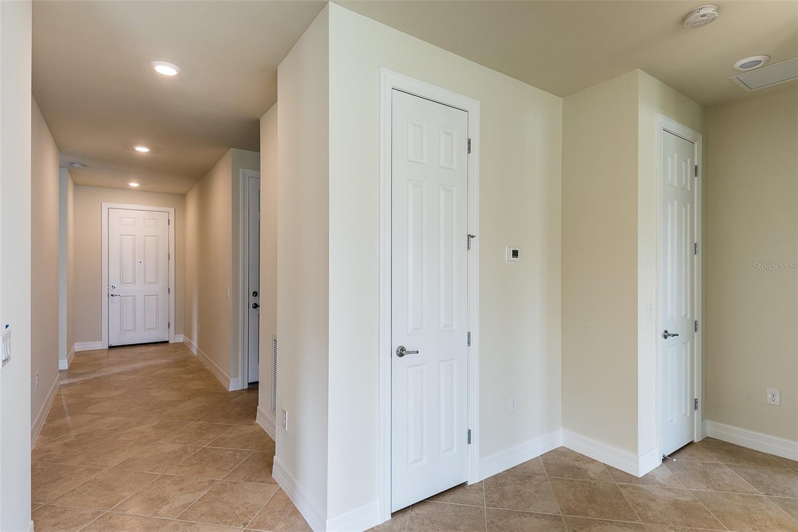 2558 SHERMAN OAK DR