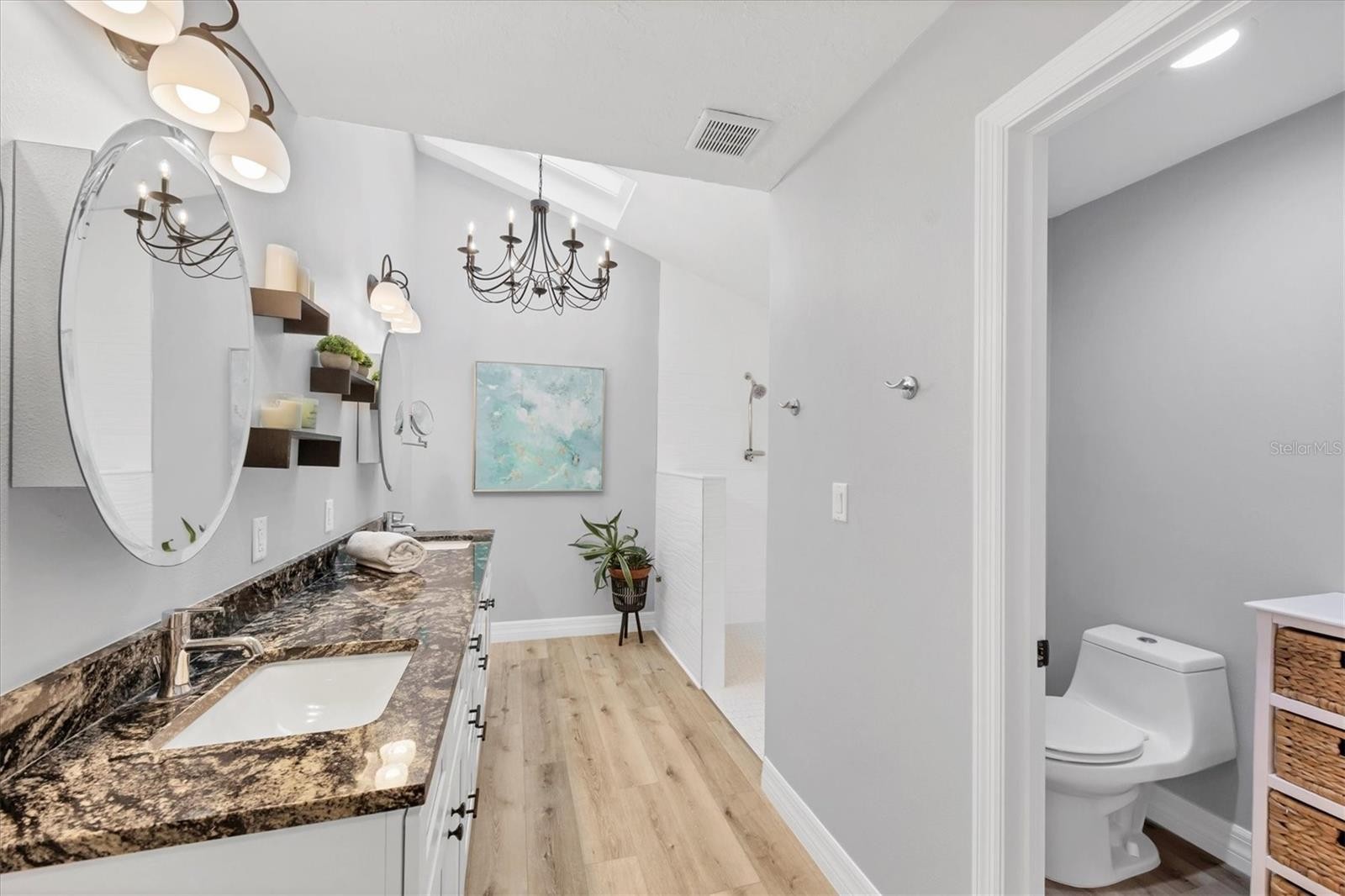 3714 GLEN OAKS MANOR DR