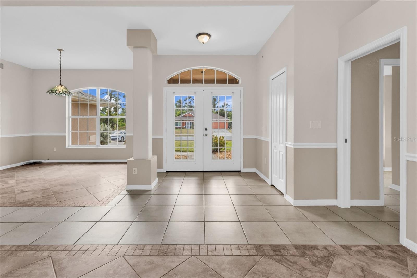 5442 E HILLSBOROUGH BLVD