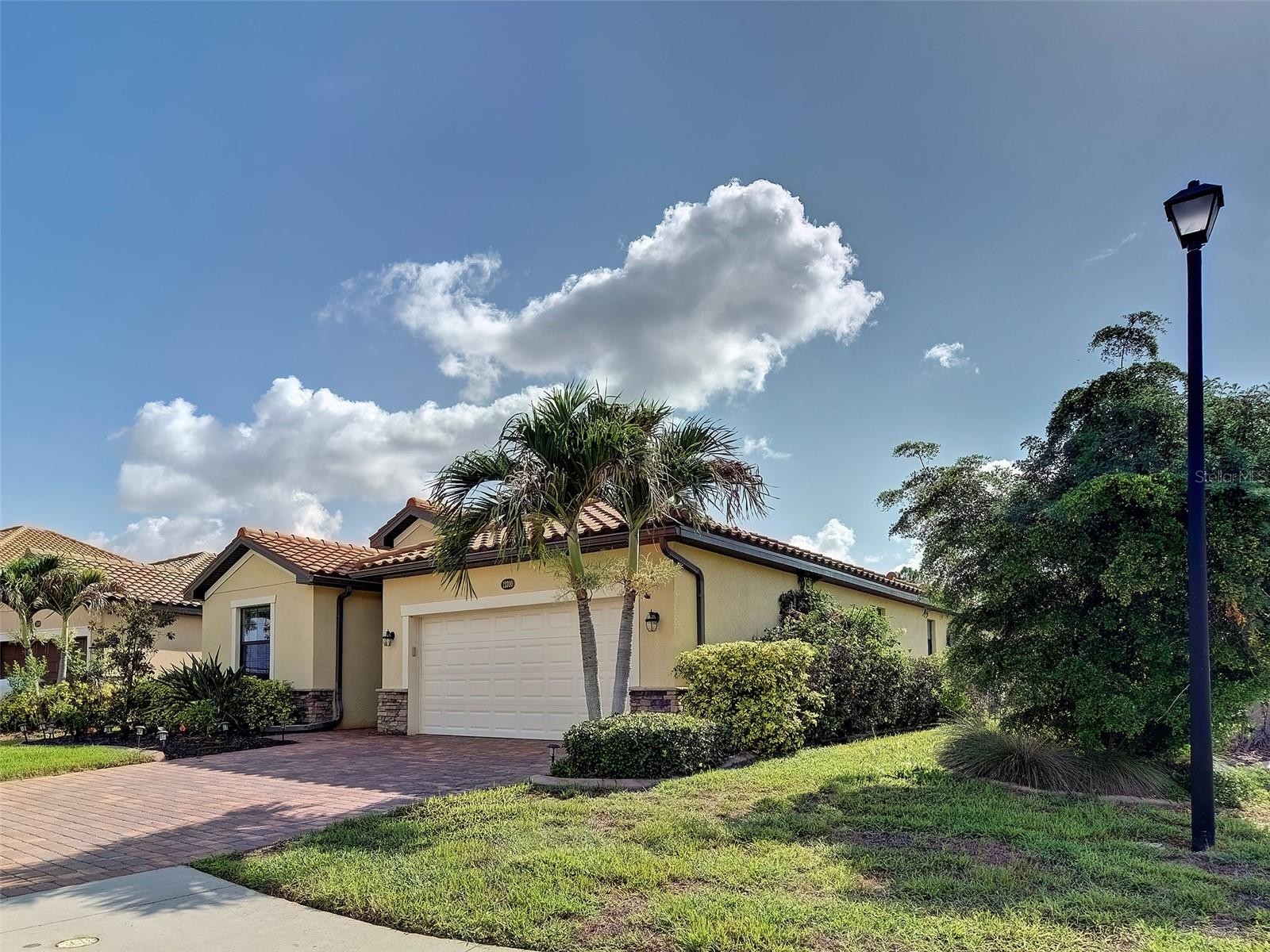 12390 CINQUETERRE DR