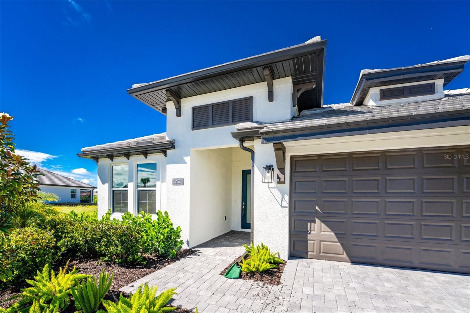 237 VISTERA BLVD