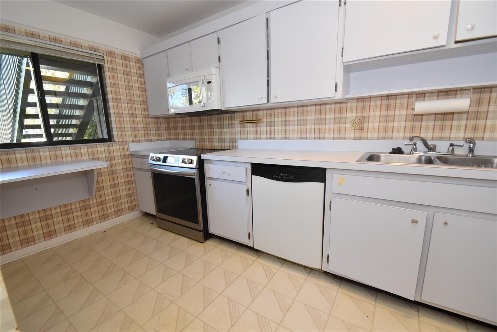 1518 PELICAN POINT DR #BA156