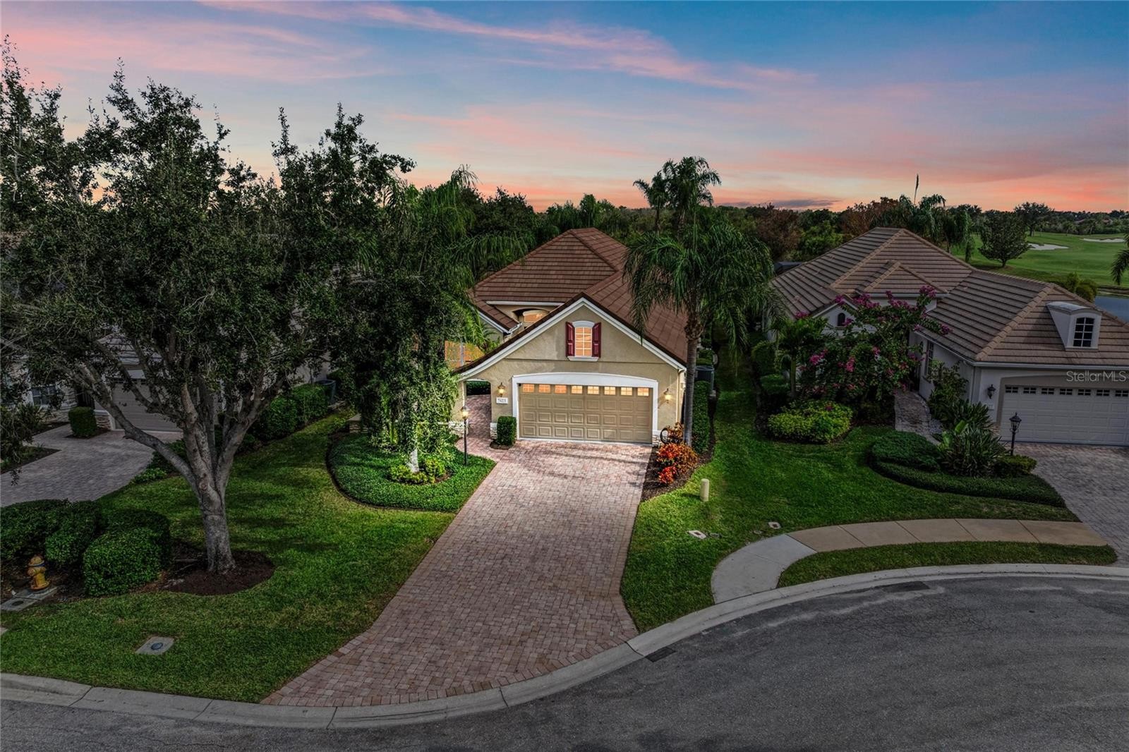 7423 LAKE FOREST GLN