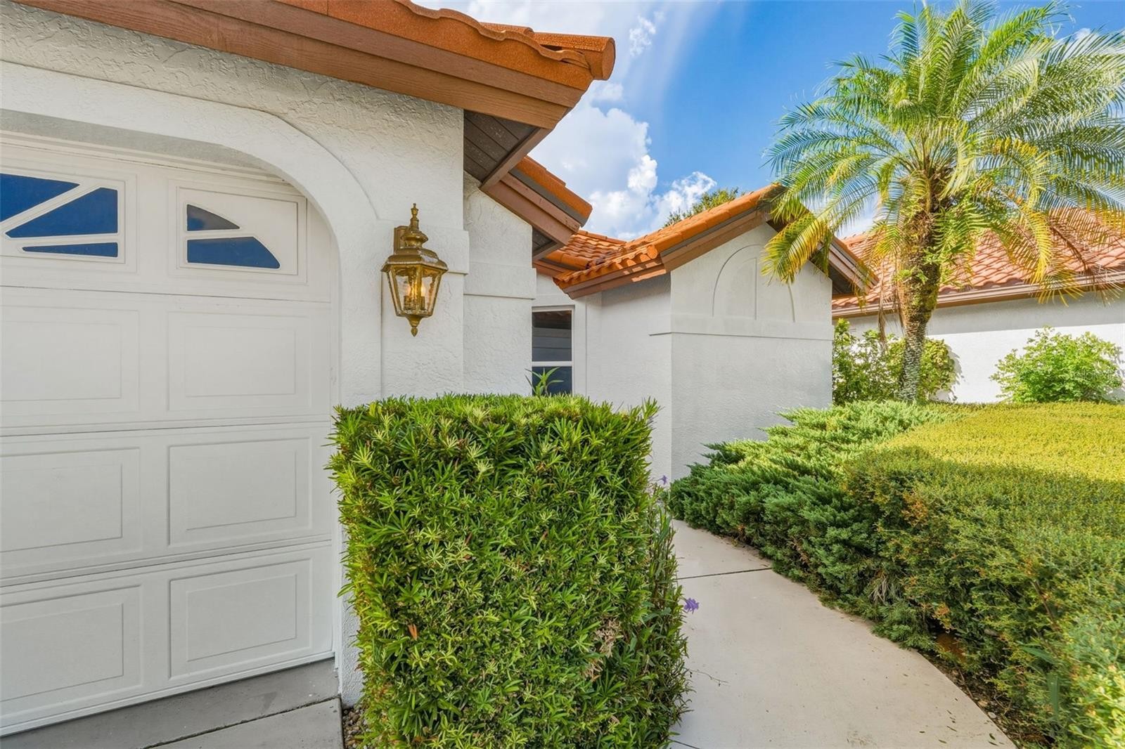924 HARBOR TOWN DR
