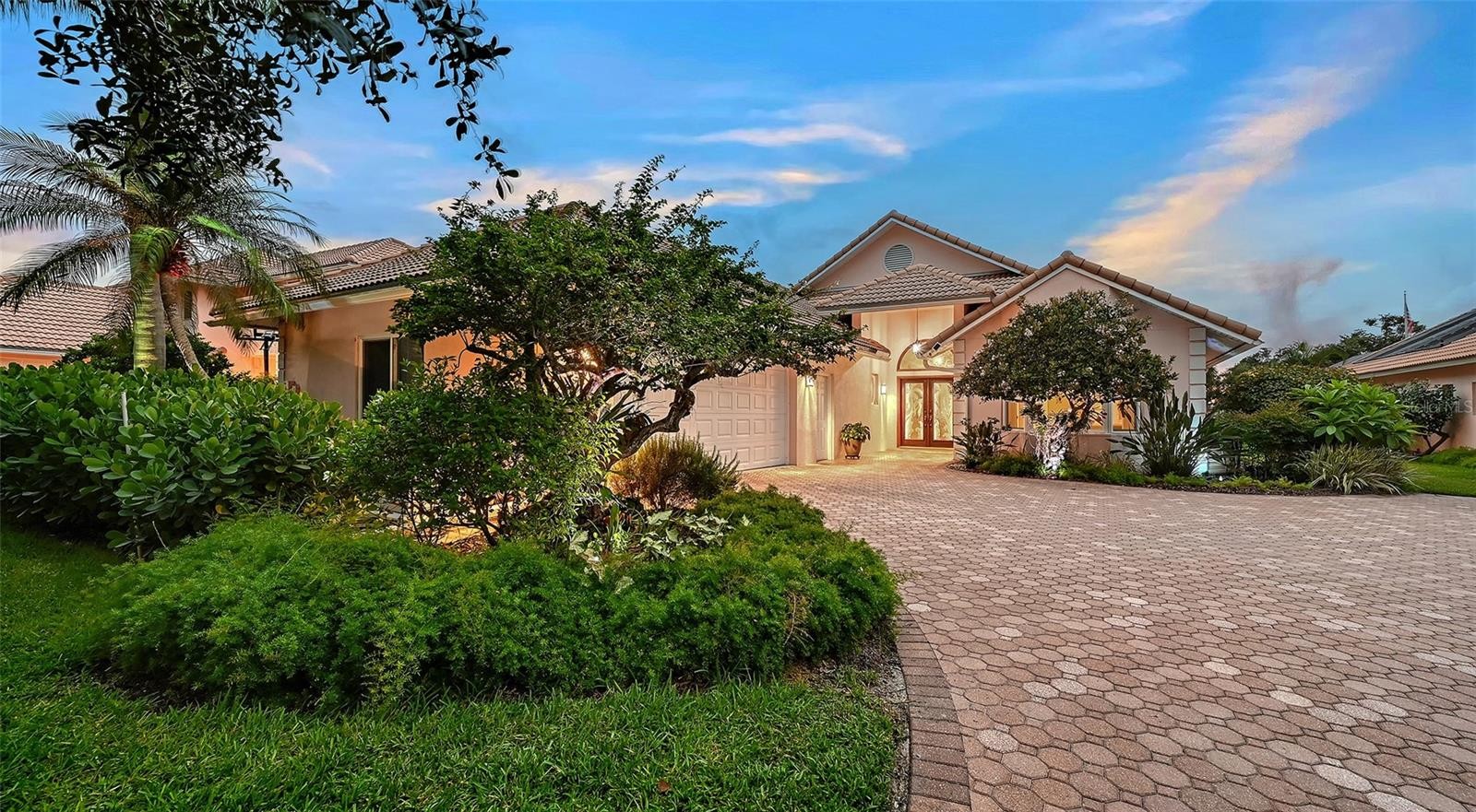 5476 GOLF POINTE DR