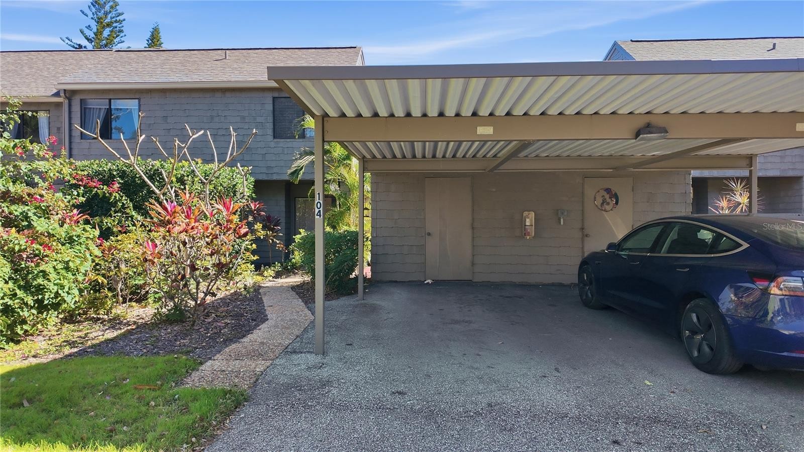 1630 TREEHOUSE CIR #TR104