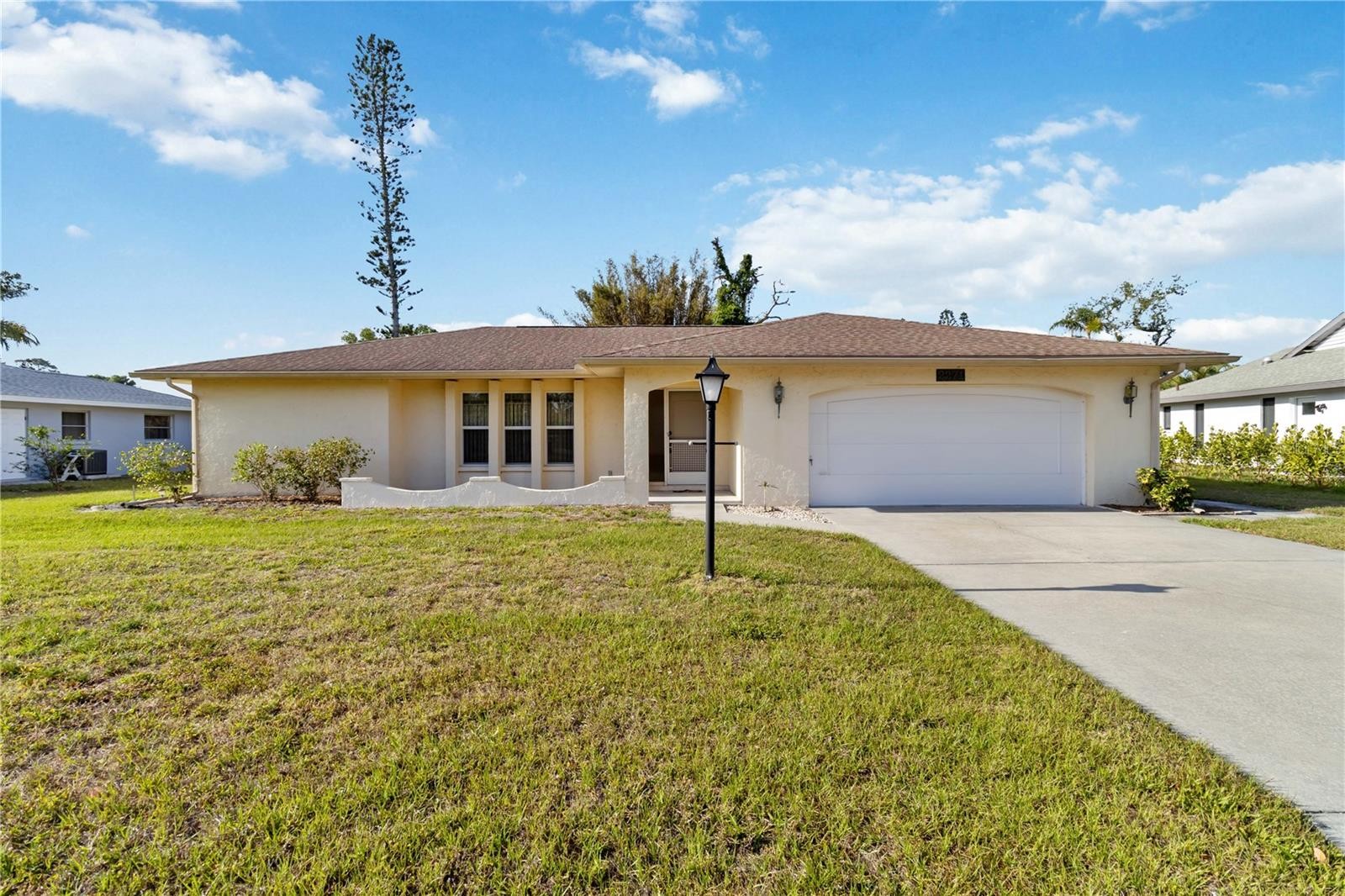 2271 PINE VIEW CIR