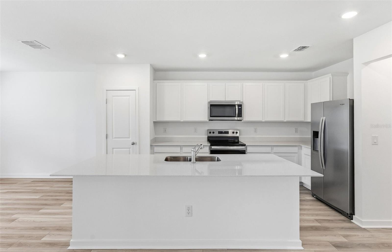 10504 HIDDEN BANKS GLN