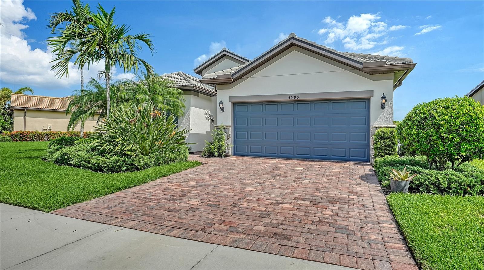 5590 RAIN LILY CT