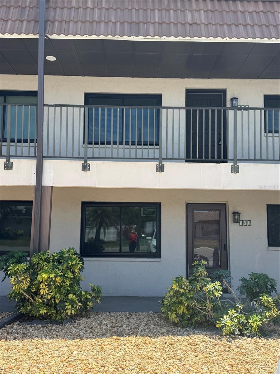 1258 BARBARA DR #202