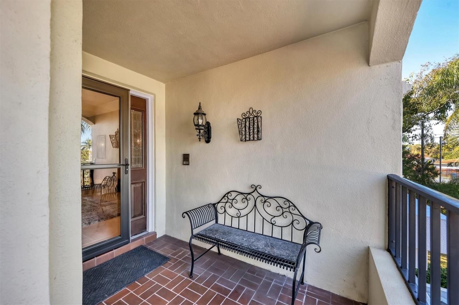 7608 FAIRWAY WOODS DR #206