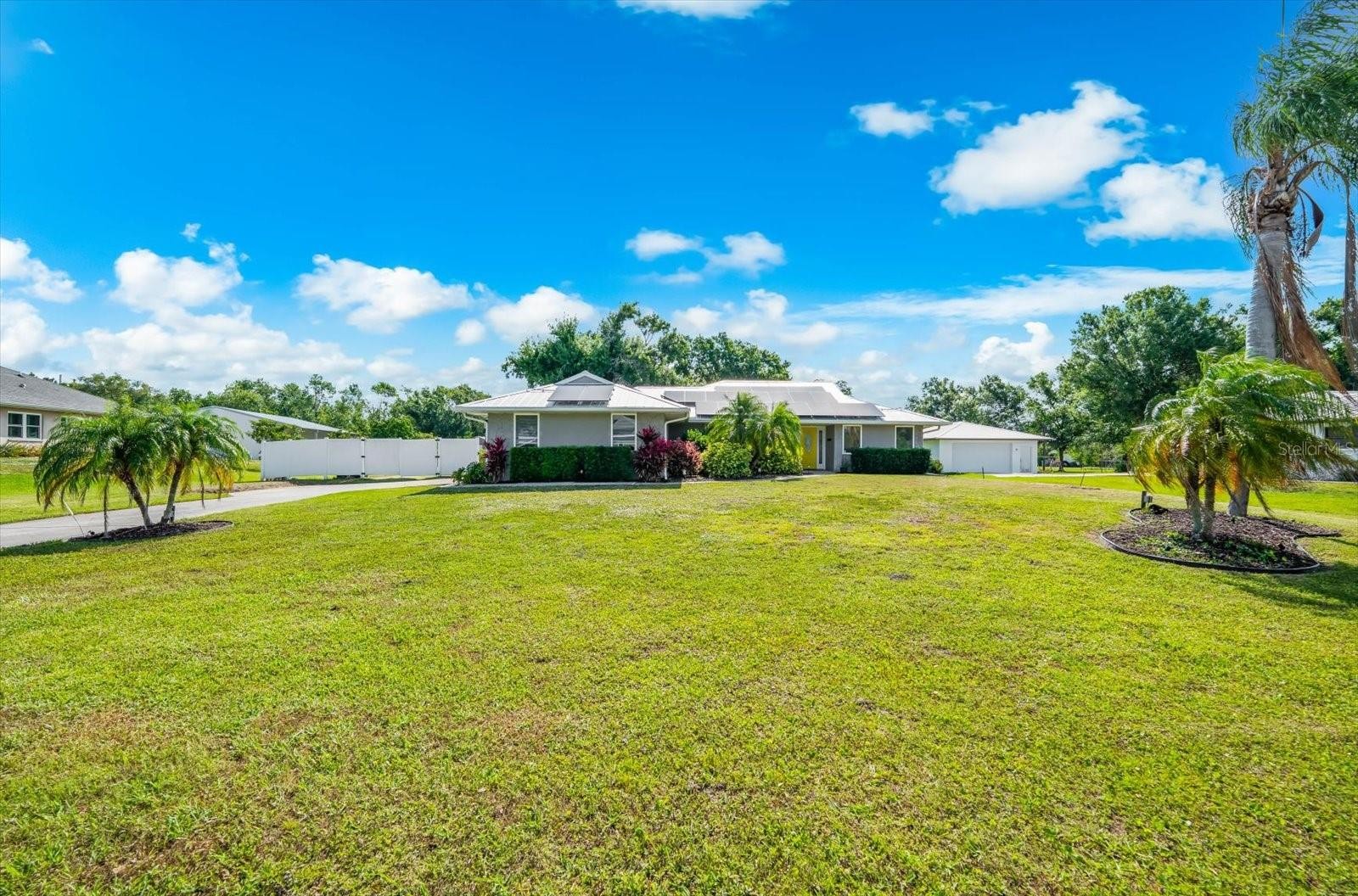 1821 RACIMO DR