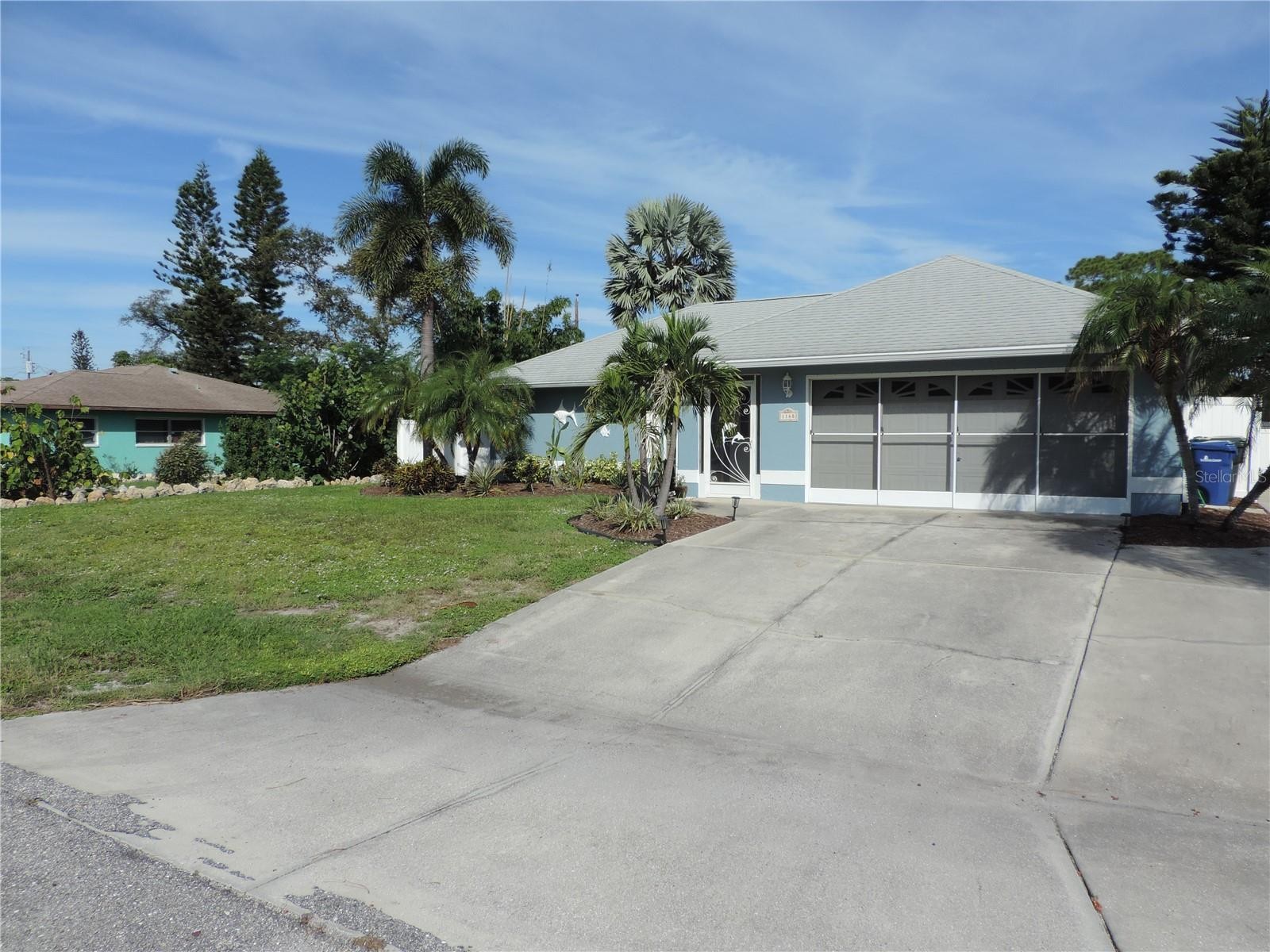 1148 ROYAL RD