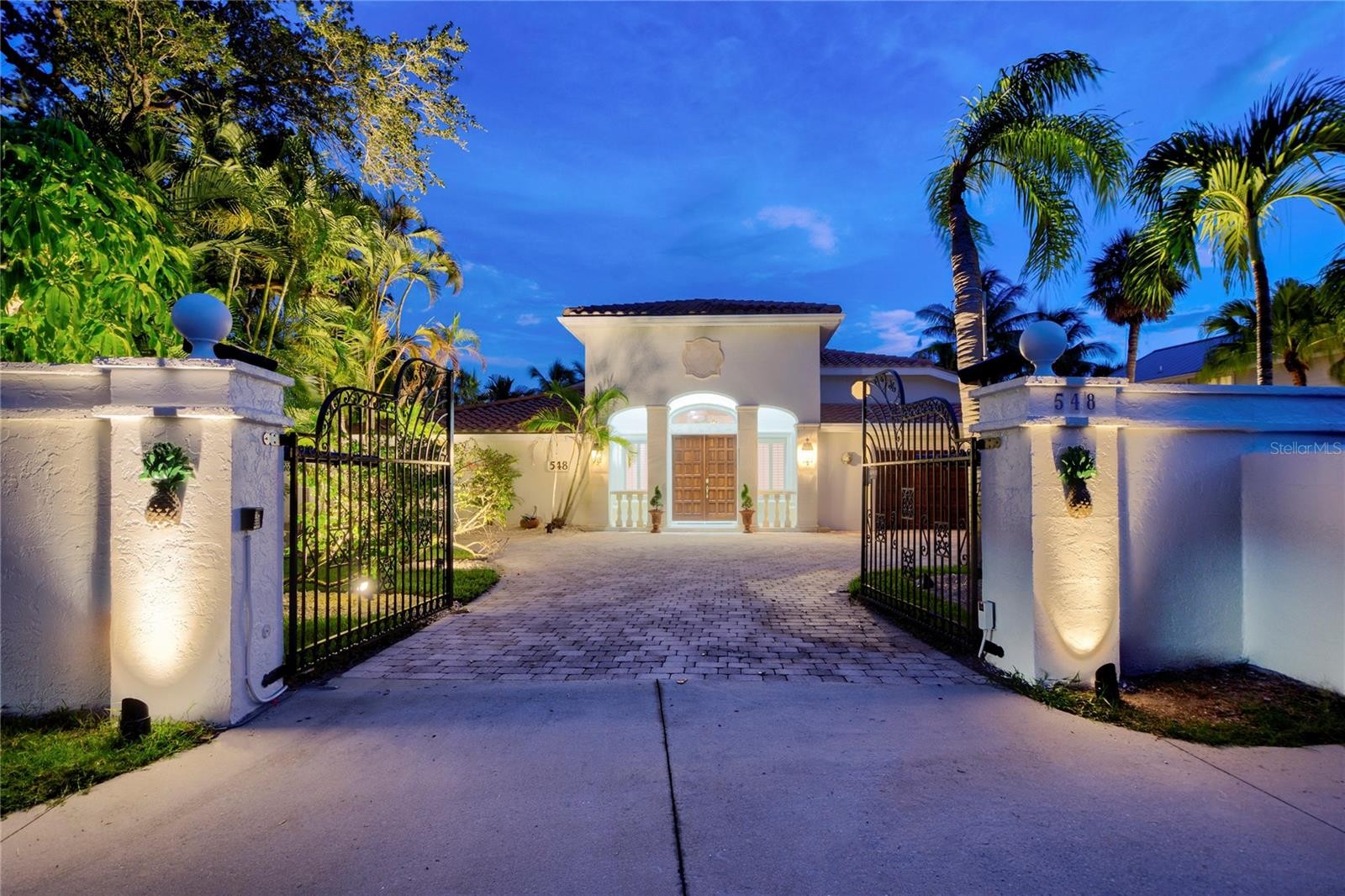 548 Siesta Dr Sarasota Florida 34242