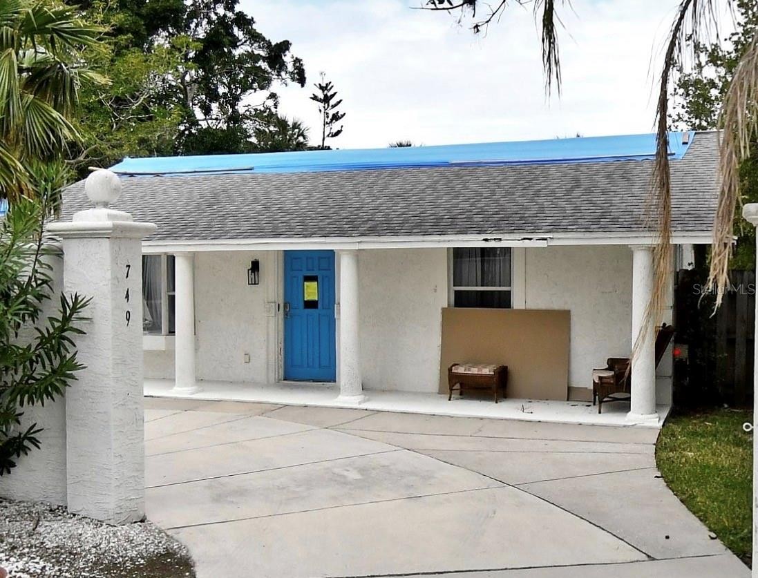 749 SIESTA DR