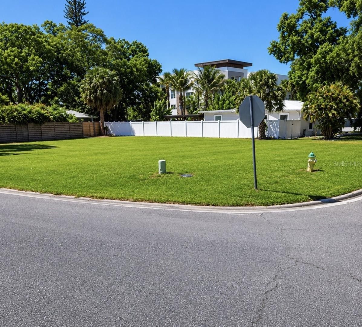 336 LIME AVE