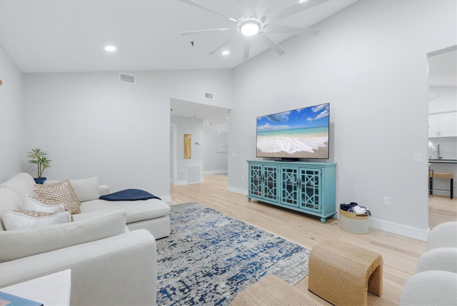 2141 HARBOURSIDE DR #1203