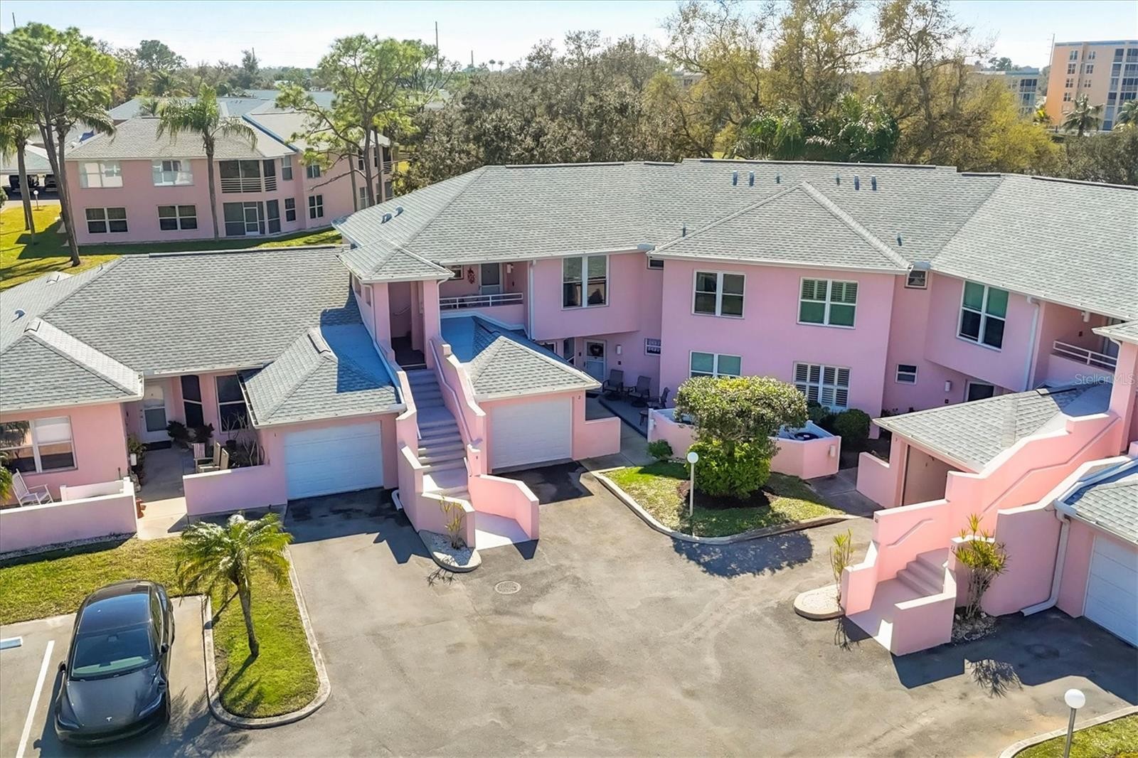 4050 PINEBROOK CIR #9