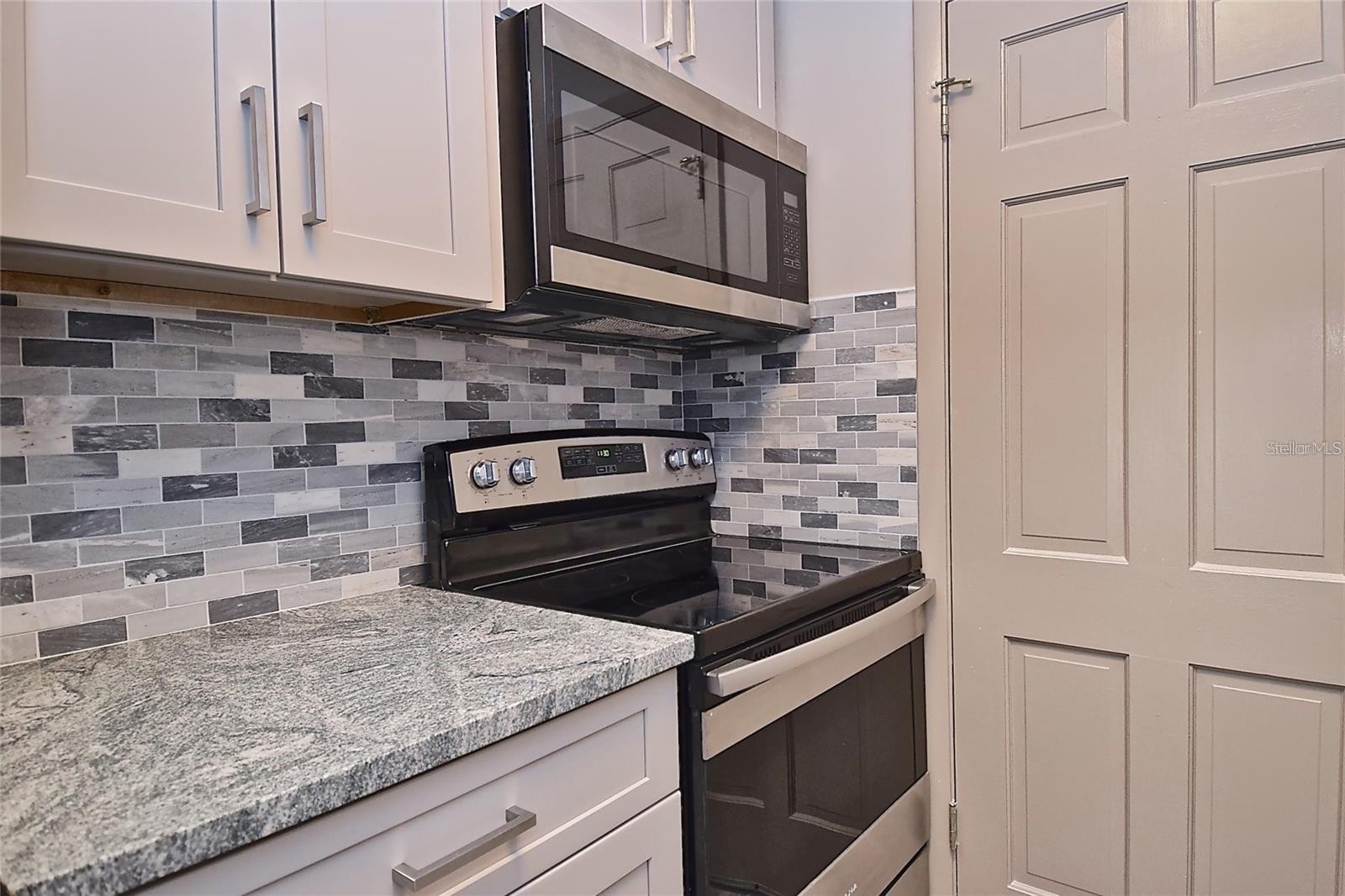 200 THE ESPLANADE N #C19