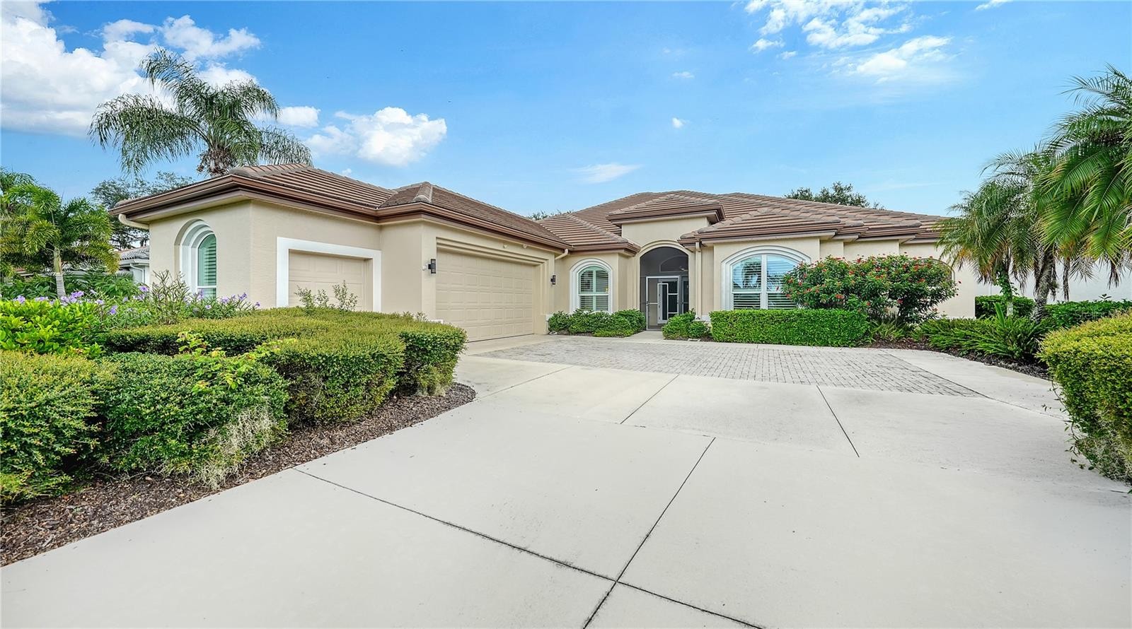 2494 DICK WILSON DR