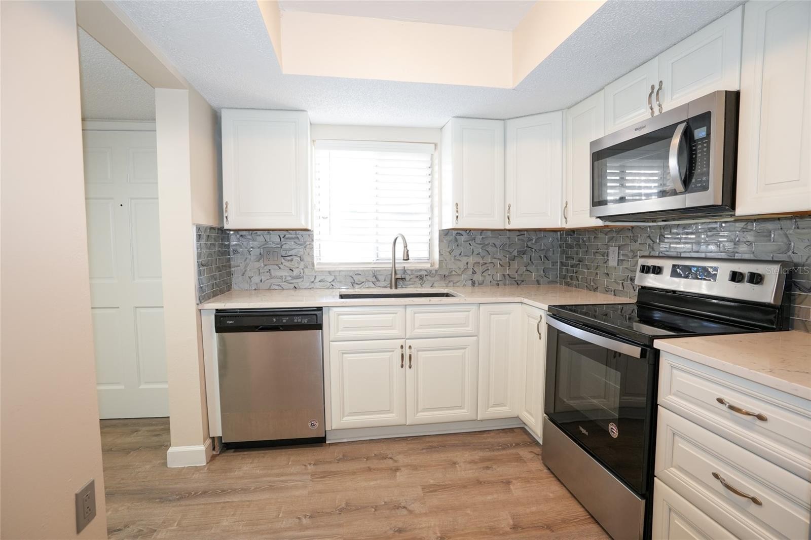 3502 LAKE BAYSHORE DR #K102