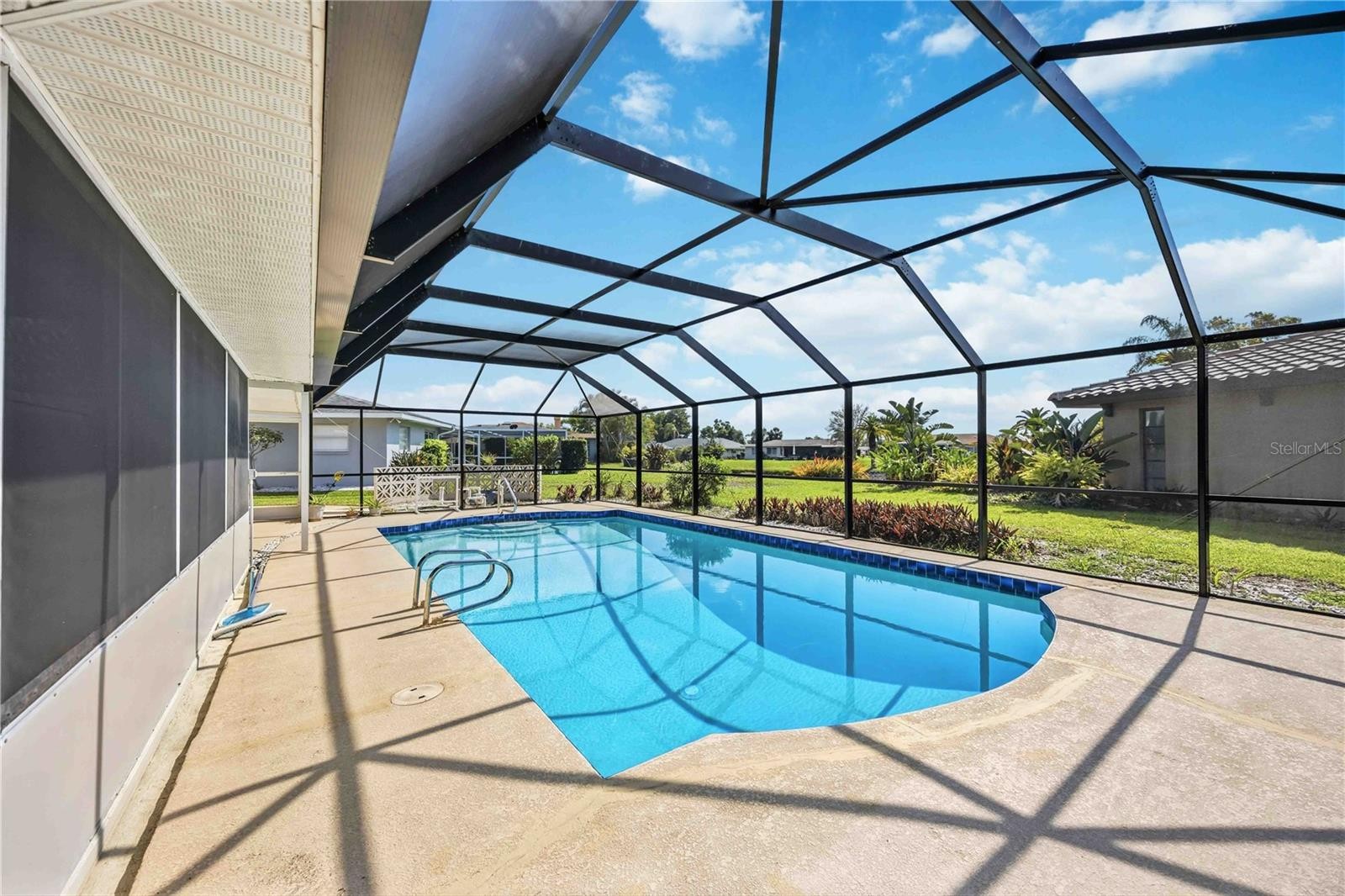 1600 CYPRESS POINT CT