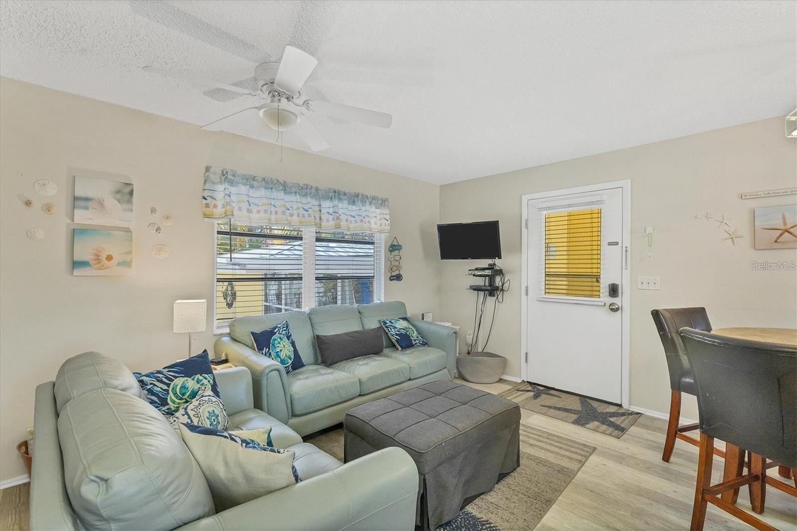 301 AVENIDA MADERA #A