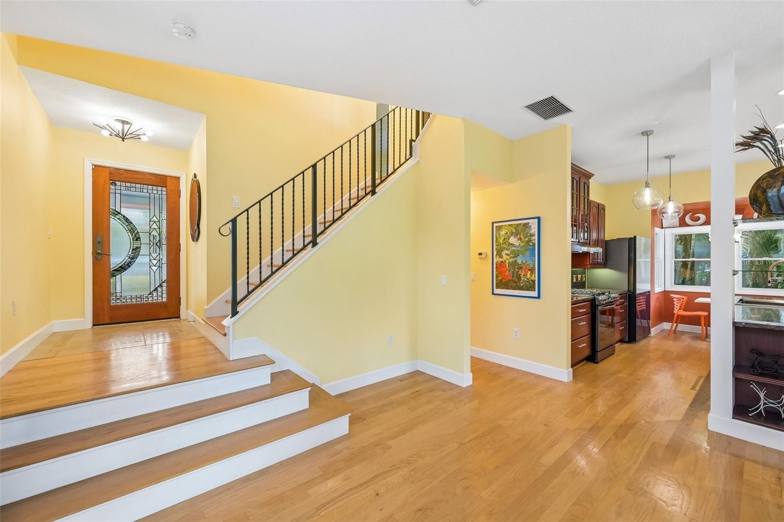 817 OAK VISTA DR