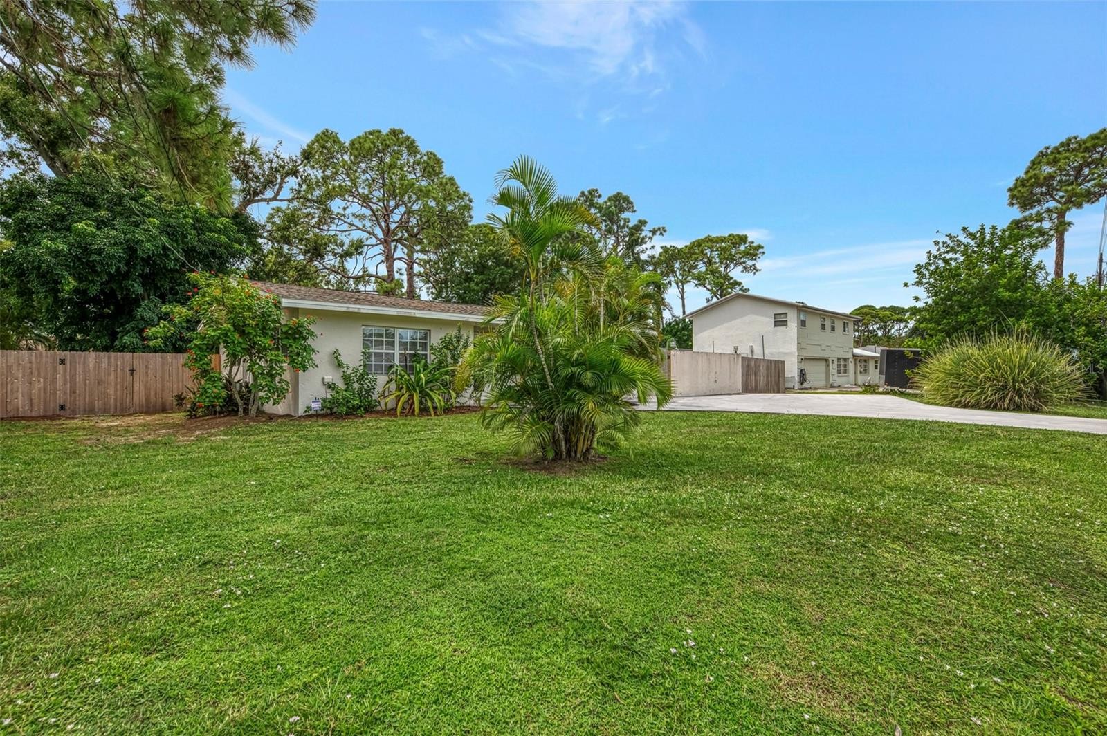 2136 BRUECKNER DR